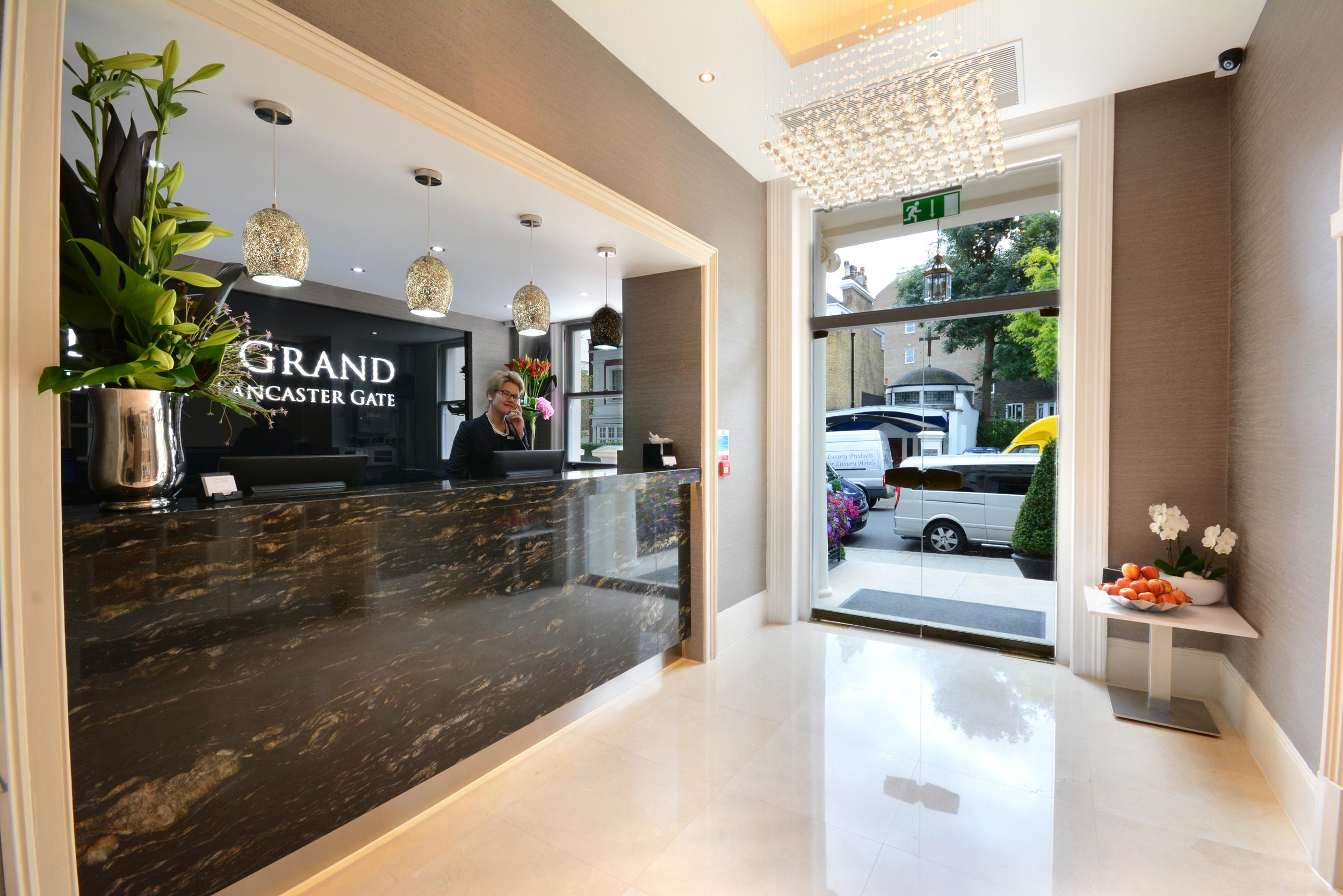 Park Grand London Lancaster Gate Hotell Exteriör bild The hotel's reception