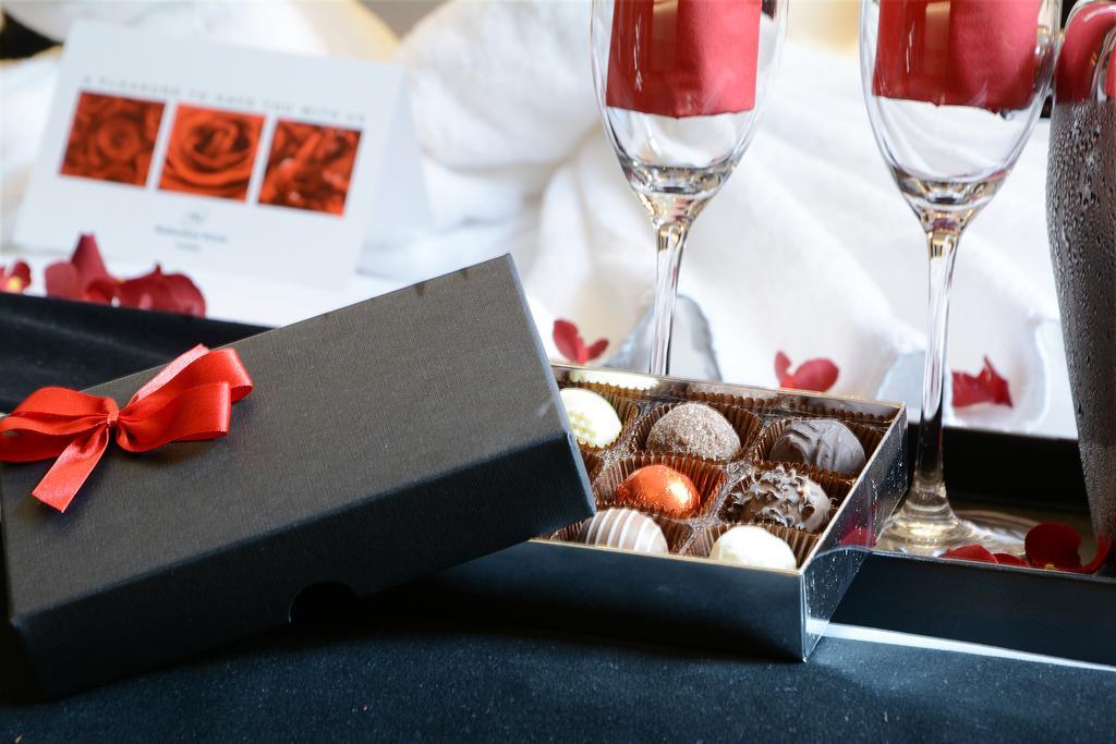Park Grand London Lancaster Gate Hotell Exteriör bild A box of chocolates
