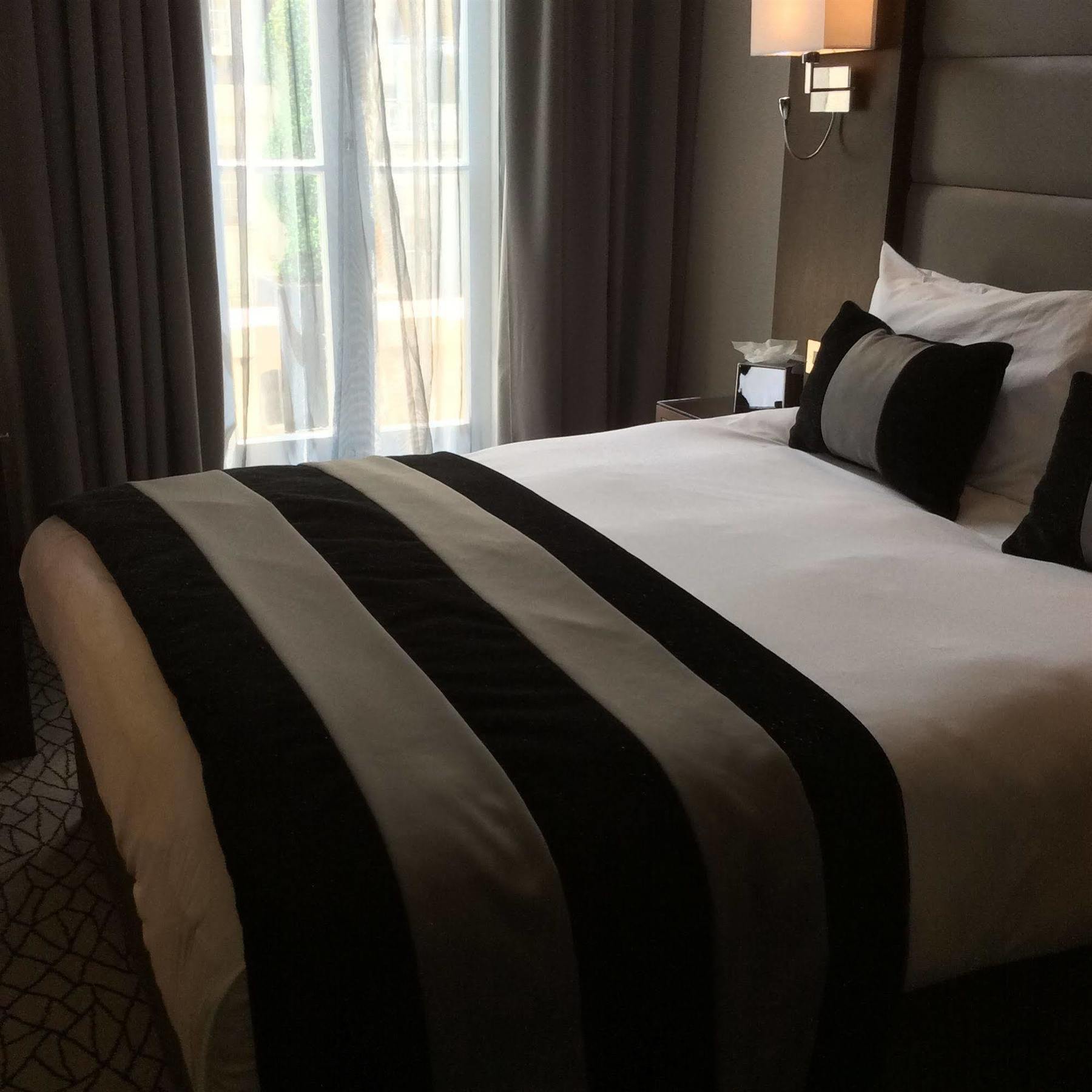 Park Grand London Lancaster Gate Hotell Exteriör bild A bed runner