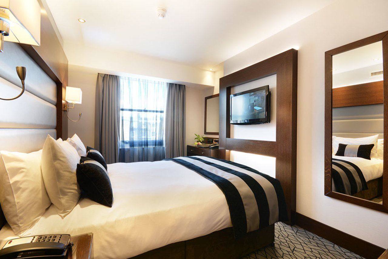 Park Grand London Lancaster Gate Hotell Exteriör bild A bedroom at the hotel